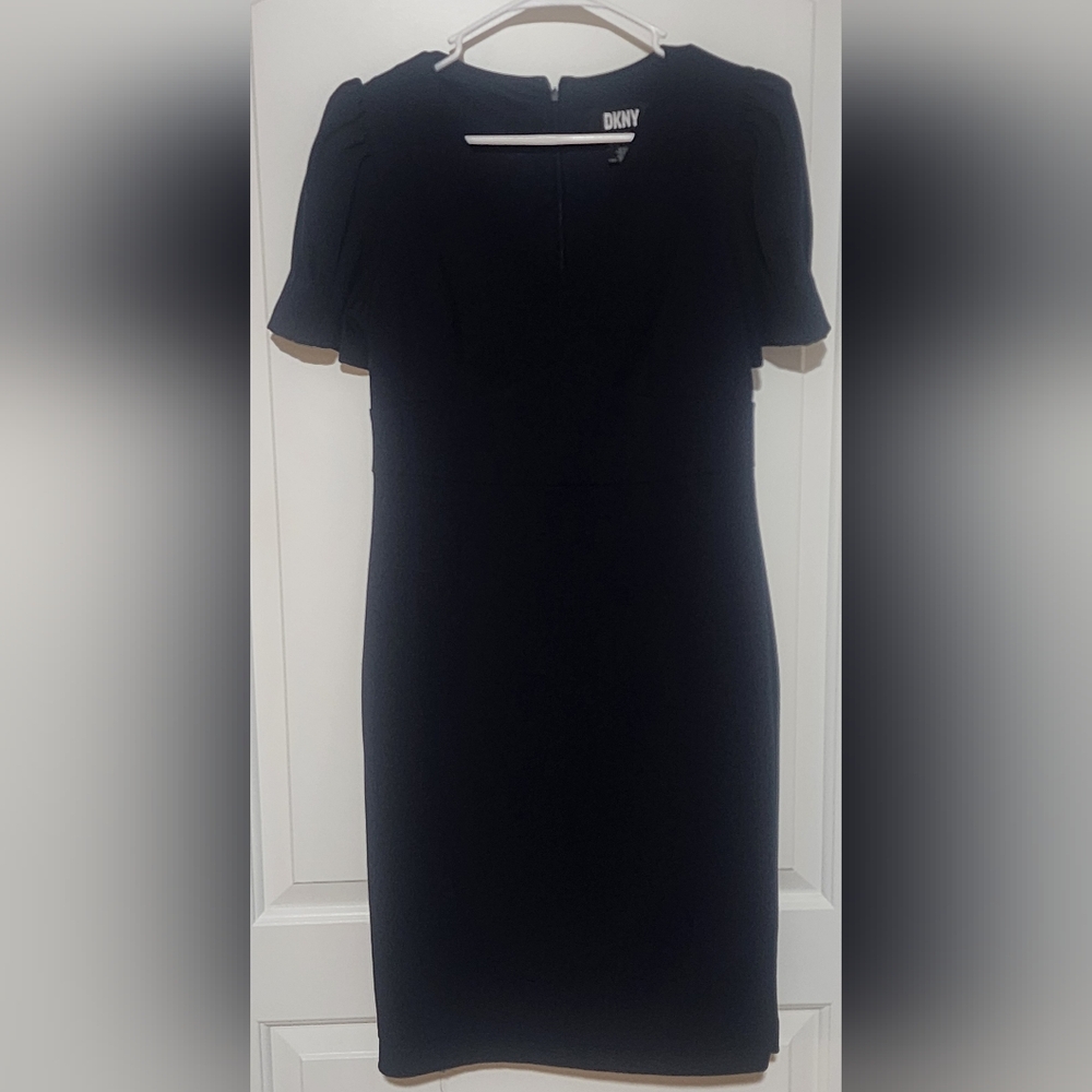 DKNY Dark Blue Sheath Dress Size 8 V-Neck Puff Sleeves Like New ElegantWorkParty